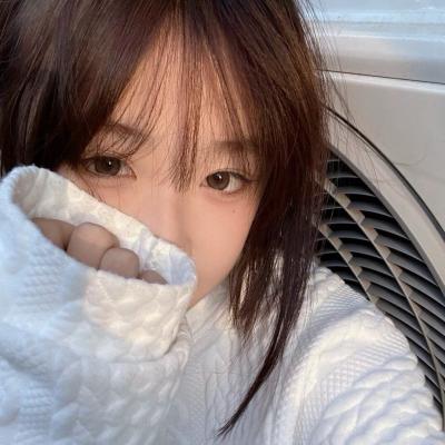 高清好看的纯欲头像女生个性图片(42张)