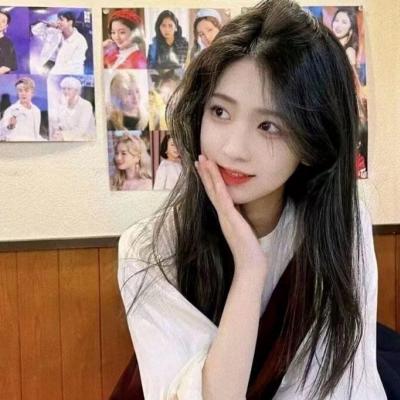 高清好看的纯欲头像女生个性图片(42张)