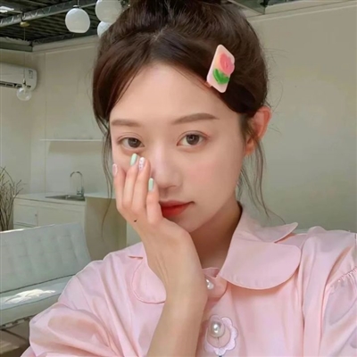 高清好看的纯欲头像女生个性图片(42张)