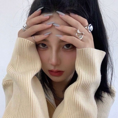 qq超拽高冷霸气女生头像(优选48张)