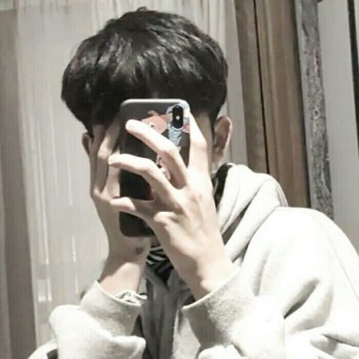 男生拿手机挡脸拍照头像(共32张)