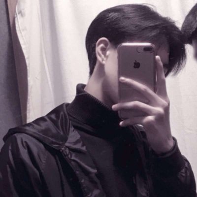 男生拿手机挡脸拍照头像(共32张)