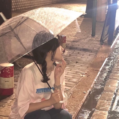 抖音优质高质量女生头像图片(33张)