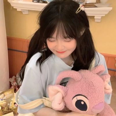 抖音优质高质量女生头像图片(33张)