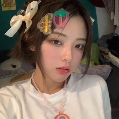抖音优质高质量女生头像图片(33张)