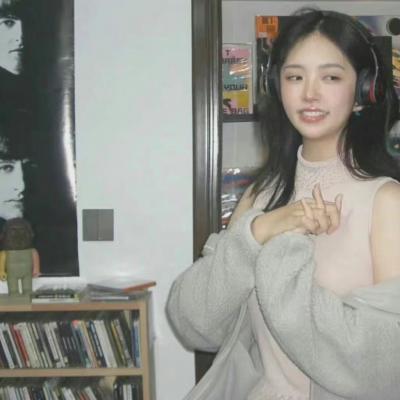 抖音优质高质量女生头像图片(33张)