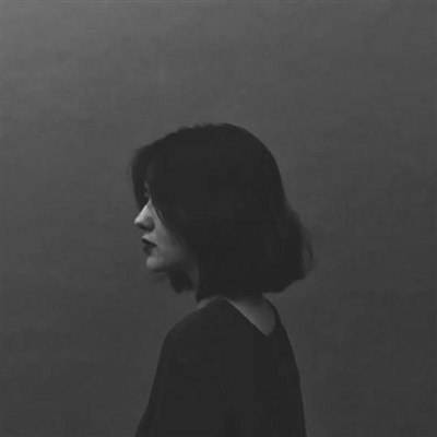 黑白女生微信头像大全(精选40张)