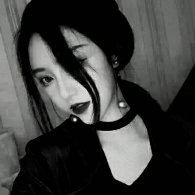 黑白女生微信头像大全(精选40张)