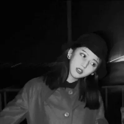黑白女生微信头像大全(精选40张)