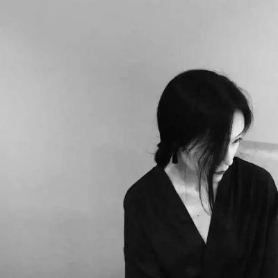 黑白女生微信头像大全(精选40张)