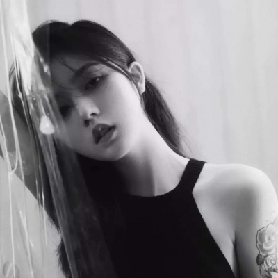 黑白女生微信头像大全(精选40张)