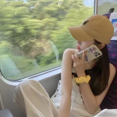 清新文艺的qq女生空间头像大全(共24张)