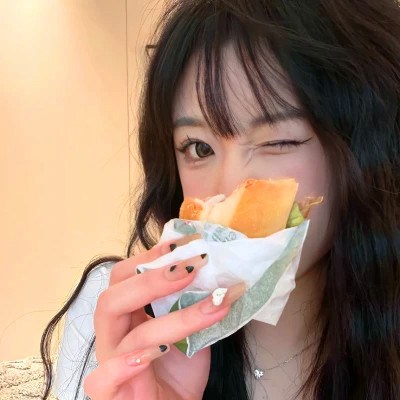 2023最潮女头像(精选40张)