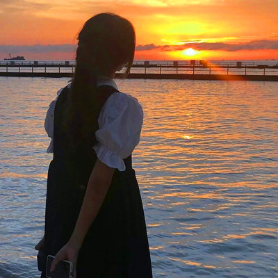 头像女最新2023高级真人图片(共46张)