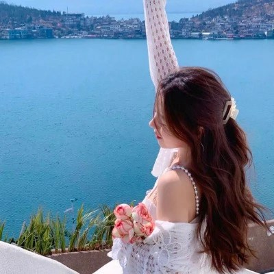 头像女最新2023高级真人图片(共46张)