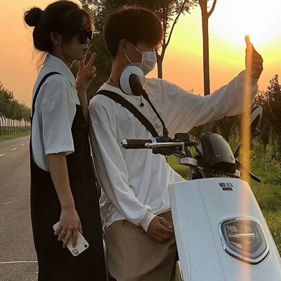 2023最潮美化情侣头像(共32张)