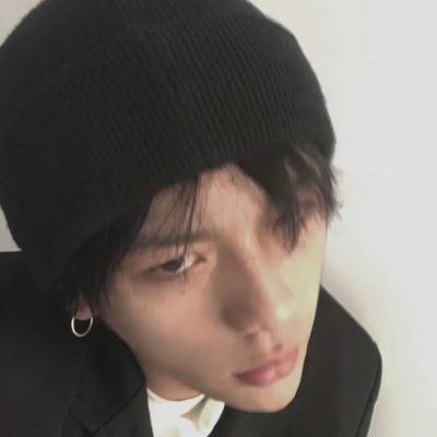 2023年最火头像男生高冷头像(32张)