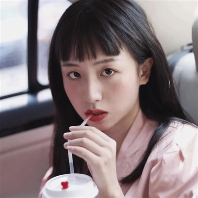 2024高端有品位的微信头像(共42张)