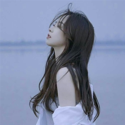 简单干净好看微信头像女生(优选22张)