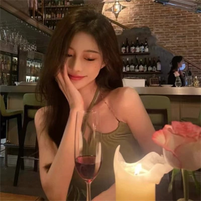 第一眼就吸引人的图片女生头像(共24张)