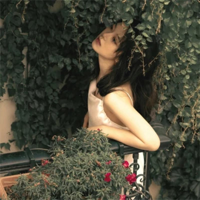 第一眼就吸引人的图片女生头像(共24张)