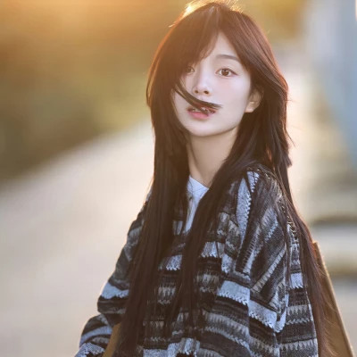 第一眼就吸引人的图片女生头像(共24张)