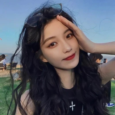 第一眼就吸引人的图片女生头像(共24张)
