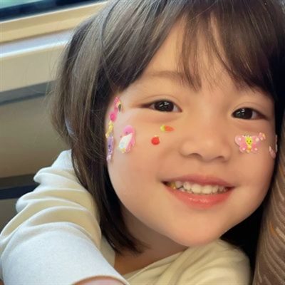 网上很火的小女孩头像(优选19张)