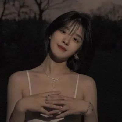 温柔漂亮的女生头像(共24张)
