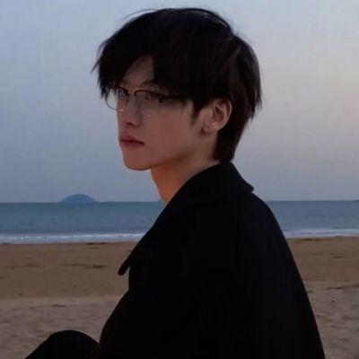 有气质的头像男(24张)