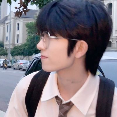 有气质的头像男(24张)