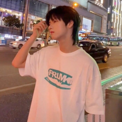 有气质的头像男(24张)