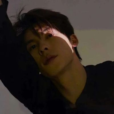 有气质的头像男(24张)