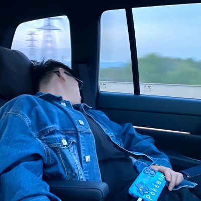 让朋友看不出来了QQ情侣头像(22张)