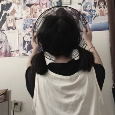 18岁女生微信头像(精选22张)