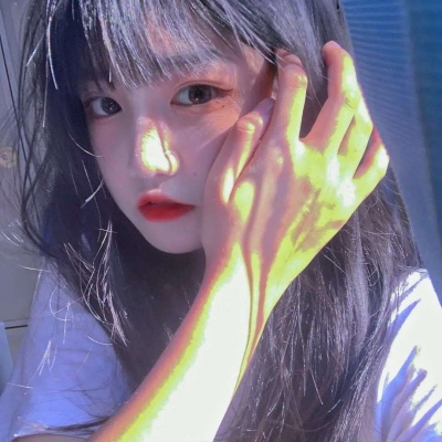 18岁女生微信头像(精选22张)