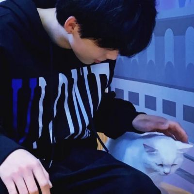 微信头像男简单大气(共24张)