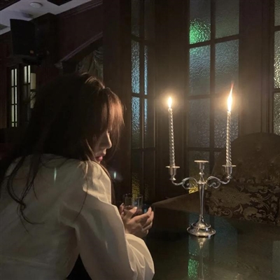 高冷气质女神头像(18张)