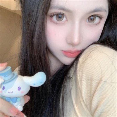 2423年的漂亮美女微信头像(共20张)