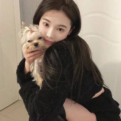 2423年的漂亮美女微信头像(共20张)