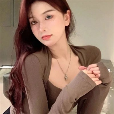 2423年的漂亮美女微信头像(共20张)