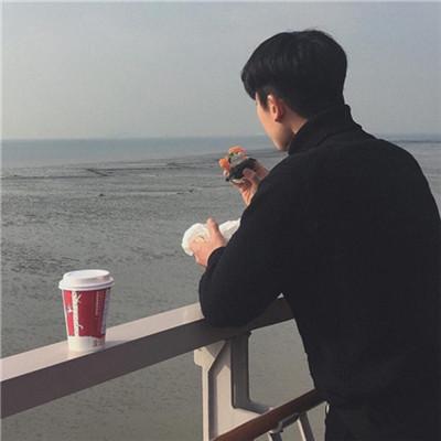 微信头像压抑的男生(优选22张)