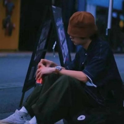 微信头像压抑的男生(优选22张)