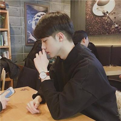 微信头像压抑的男生(优选22张)