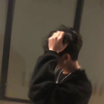 微信头像压抑的男生(优选22张)