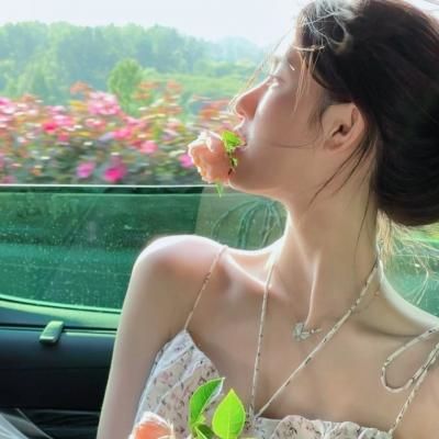 简约时尚好看的女生头像真人(共24张)