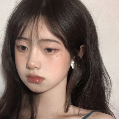 简约时尚好看的女生头像真人(共24张)