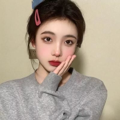 简约时尚好看的女生头像真人(共24张)