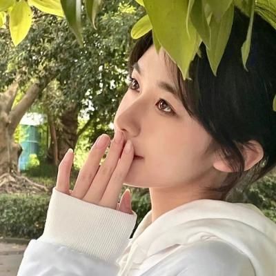 简约时尚好看的女生头像真人(共24张)