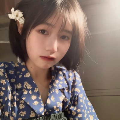简约时尚好看的女生头像真人(共24张)